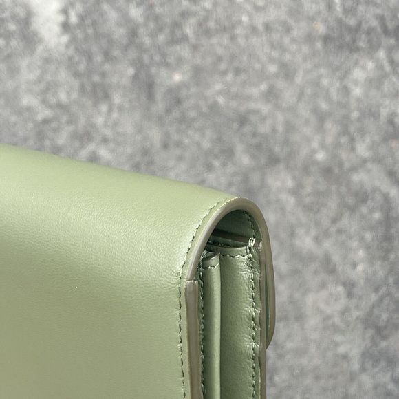 CELINE LARGE WALLET TRIOMPHE IN SHINY CALFSKIN DARK OLIVE Box And Dust Bag - Picture 6 of 16